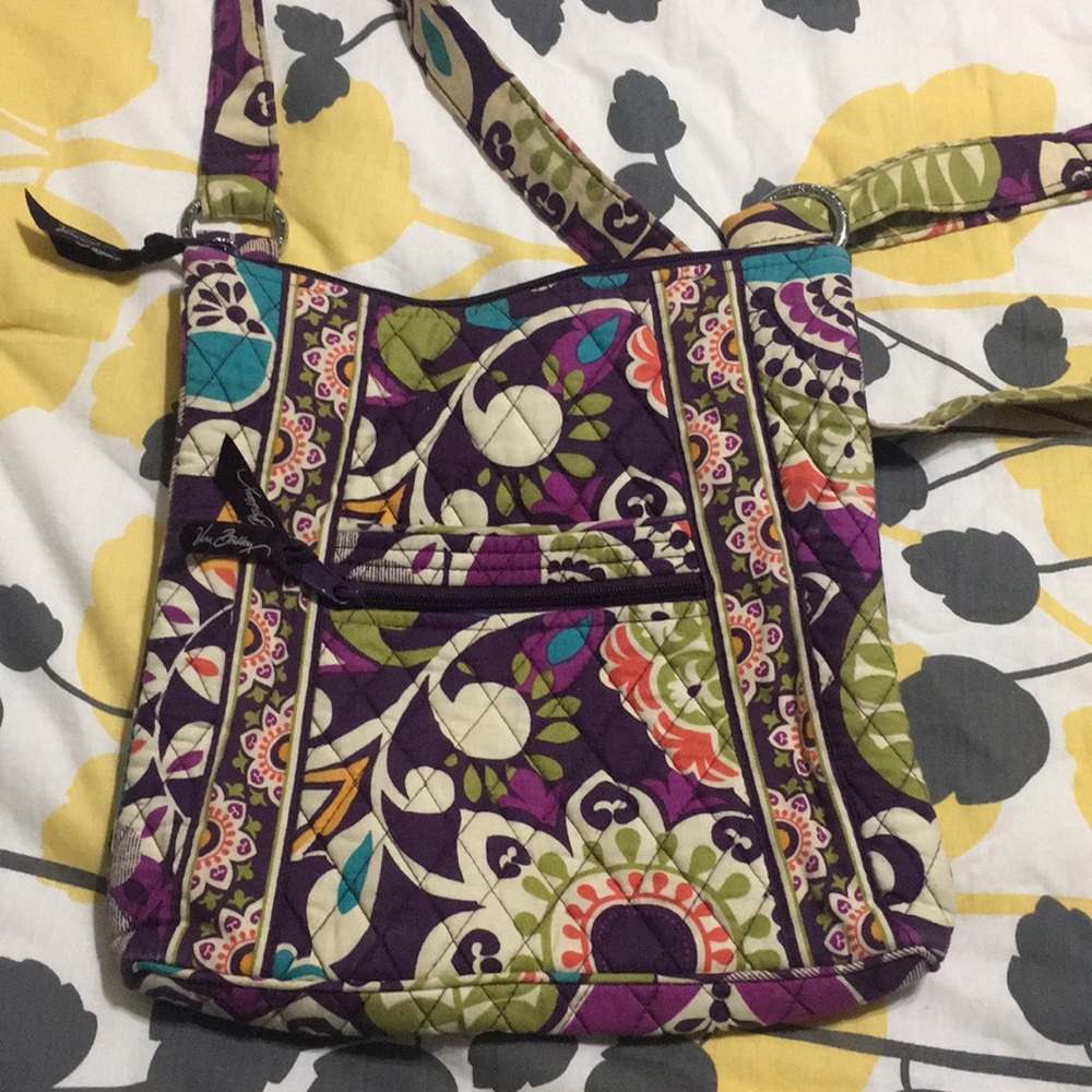 Vera Bradley Cross body, like new!